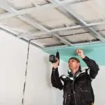 Reconfigurările de pereți și plafoane: cum contribuie la securitatea la incendiu